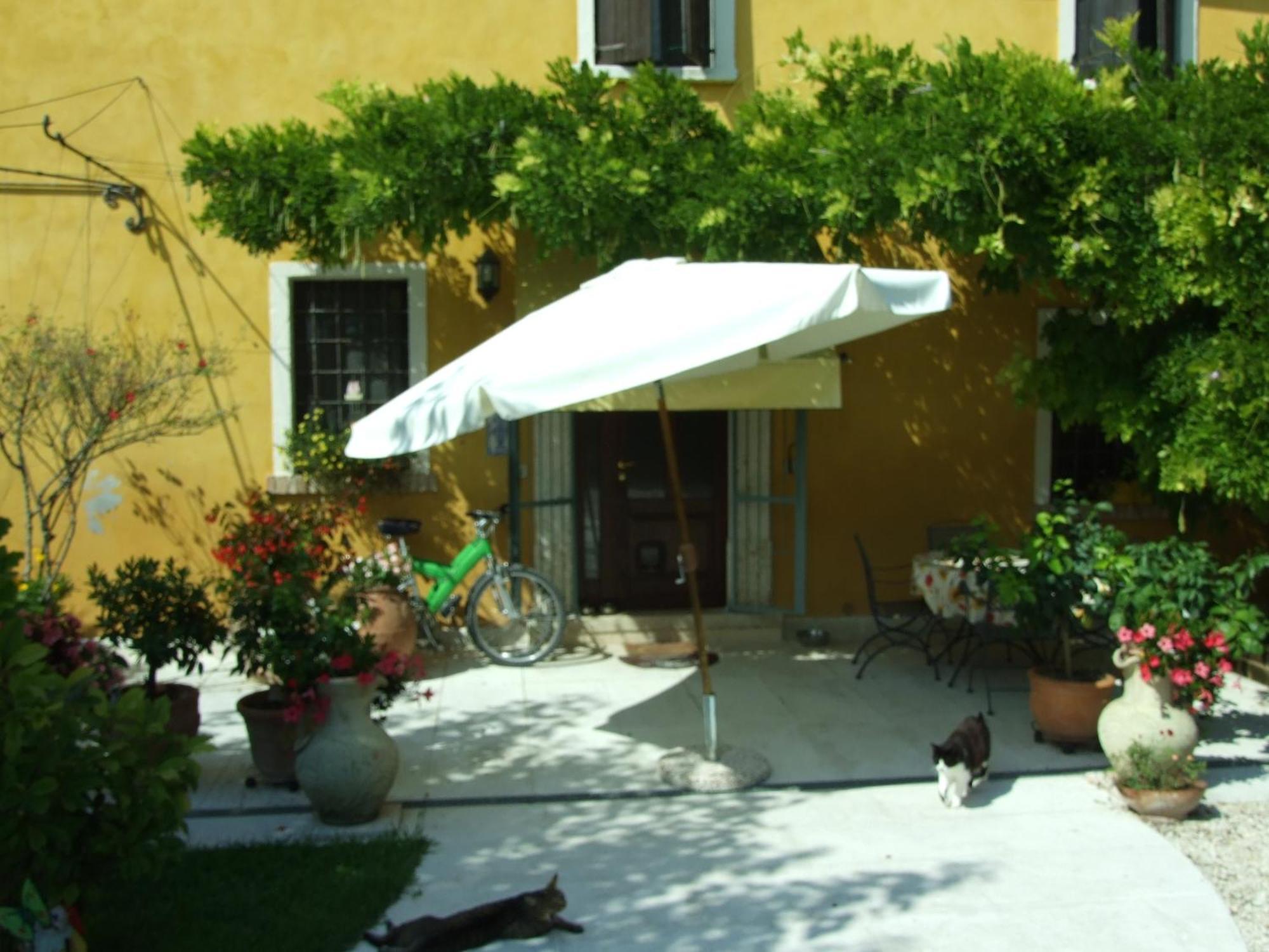 B&B Casacasina Monzambano Esterno foto